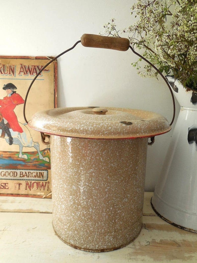 with lid graniteware Lovely vintage French enamel bucket